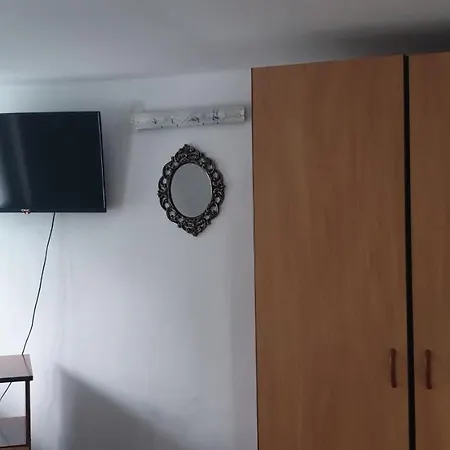 Trei Brazi 39 Guest house 3*